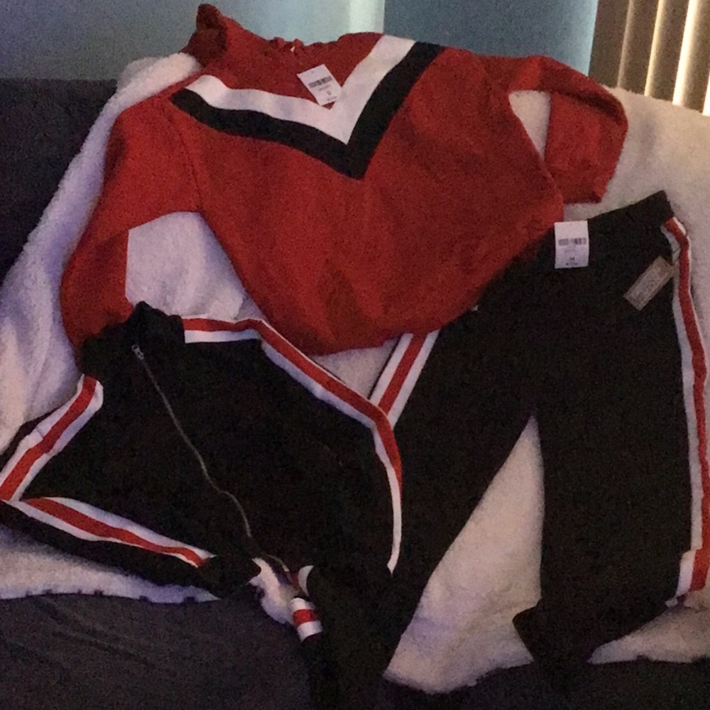 EPIC 3piece SET WMS FOREVER21 CHEVRON *M-pants/Jacket *S-Hoddie
HOLIDAY READY